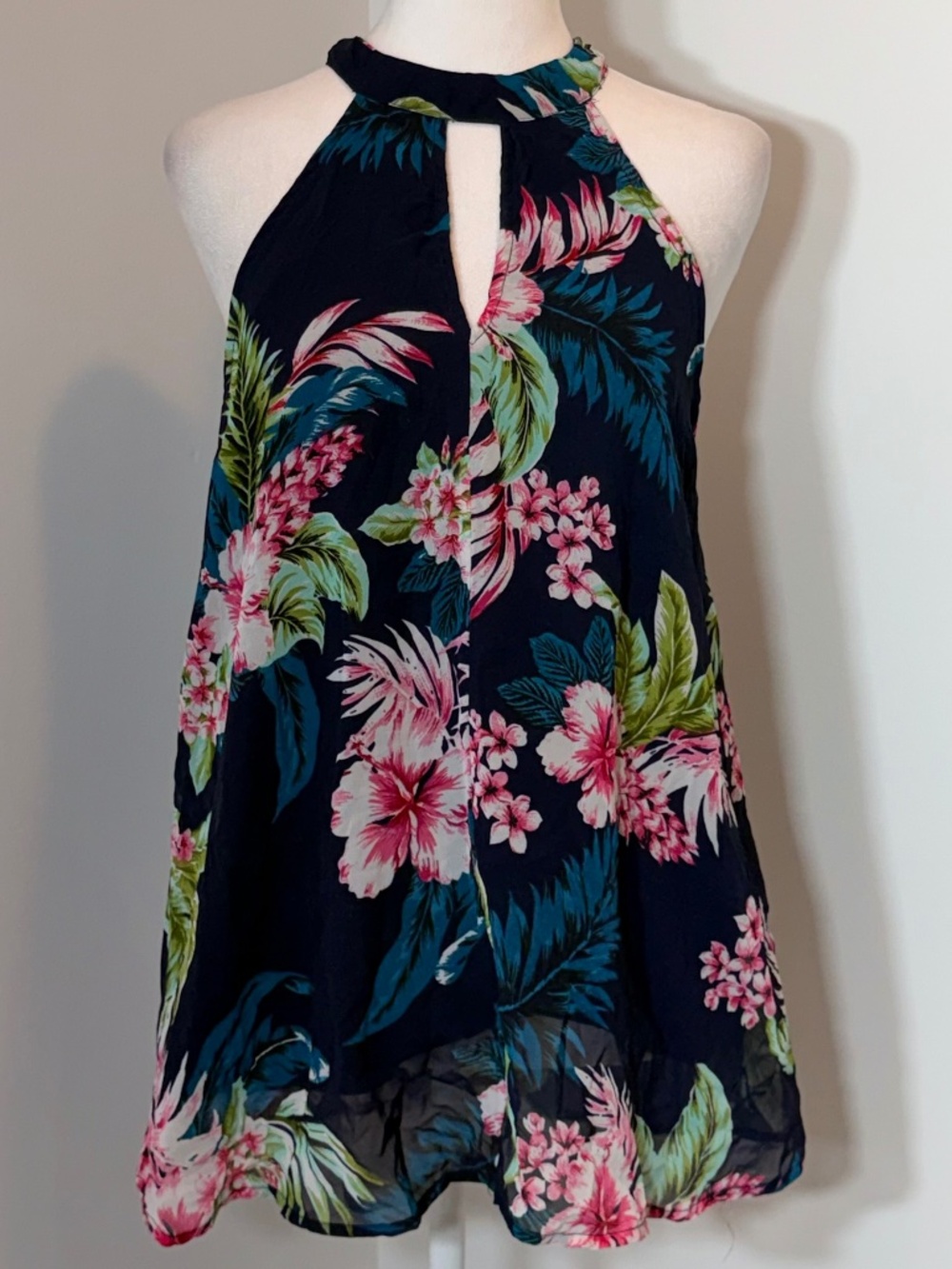 EUC Japna Tropical Floral Halter-Neck Top Size Large
